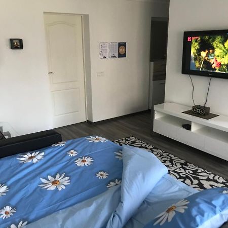 Fine Apartment Jelgava Buitenkant foto