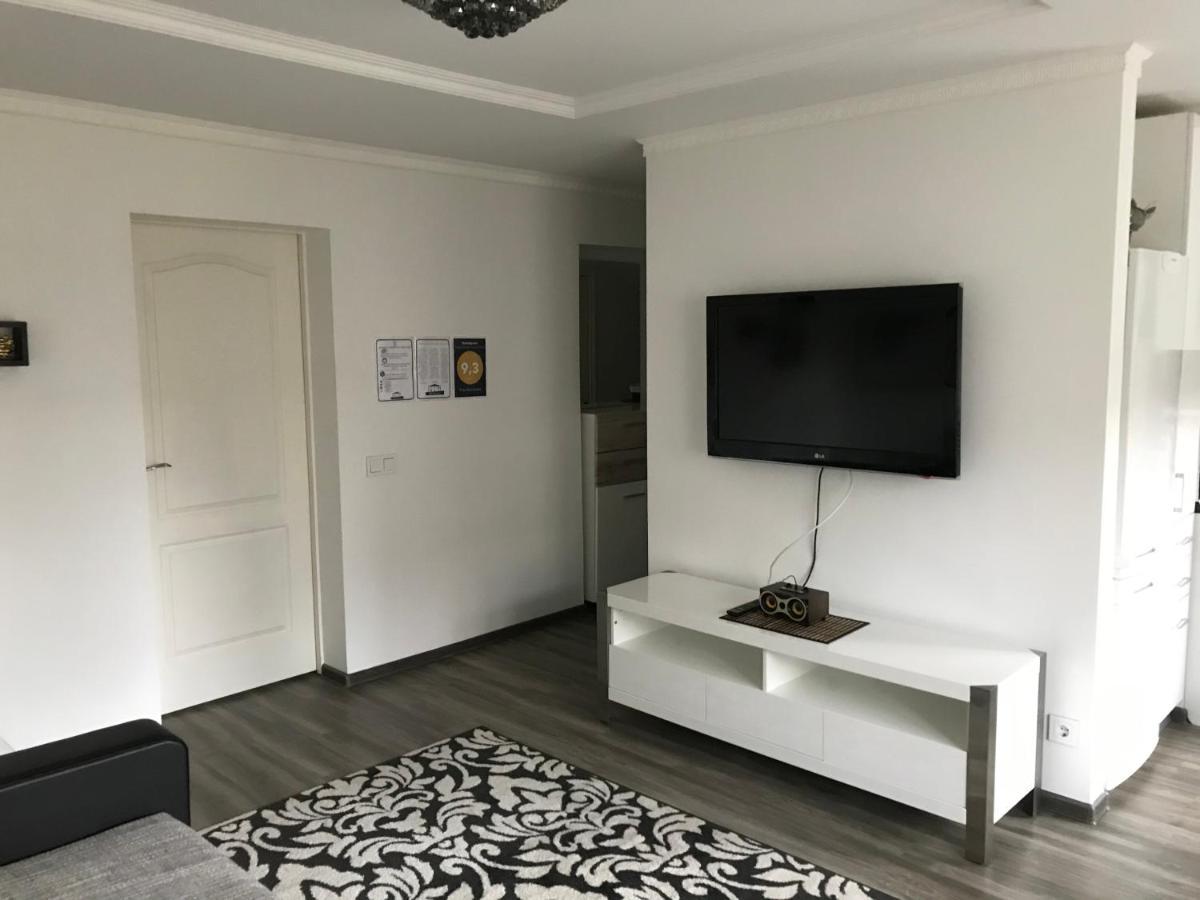 Fine Apartment Jelgava Buitenkant foto